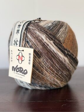 { Rare } Noro Ito - 22, Lot B - 437yds/200g Jumbo Ball, 100% Wool Disco’d Yarn